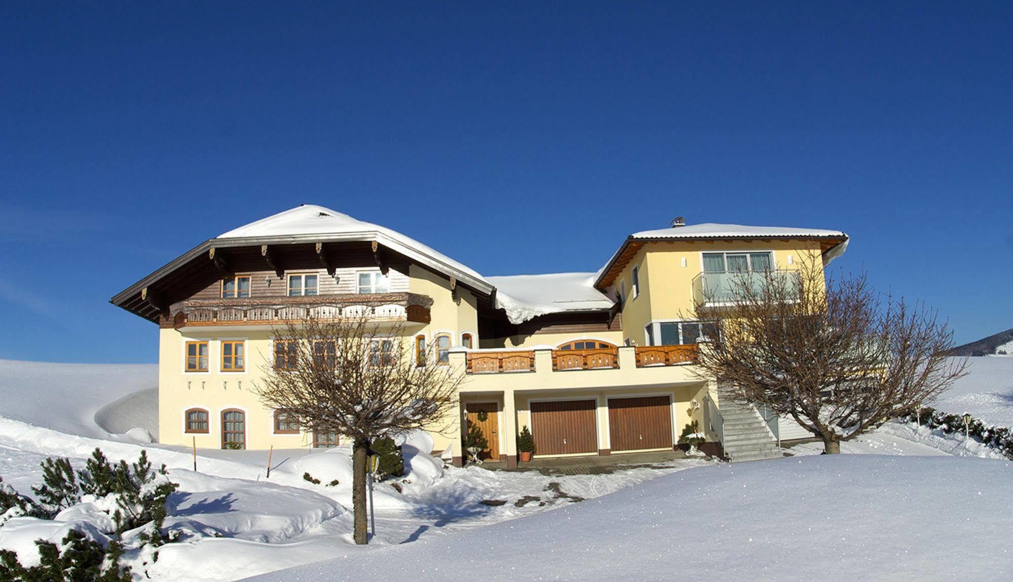 Gaestehaus Stabauer Mondsee Exterior photo